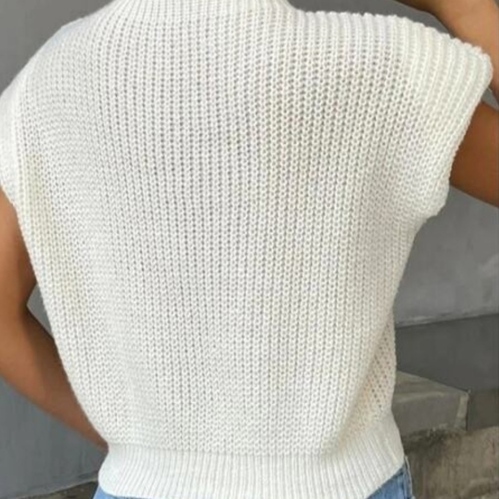 Commense Cream Cable Knit Turtleneck Sweater - Picture 4 of 5